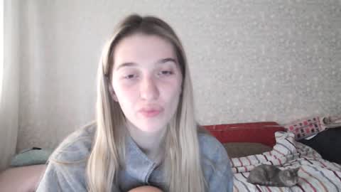 Lucy Ree online show from September 15, 2025, 9:09 am