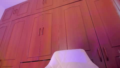 luciana online show from June 19, 2026, 5:56 am