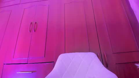 luciana online show from June 25, 2026, 5:12 am