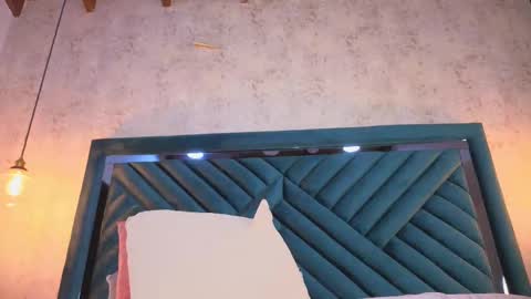 Lucy online show from September 30, 2025, 4:17 am