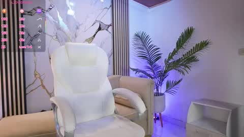 lucyweisser online show from March 21, 2026, 11:37 am