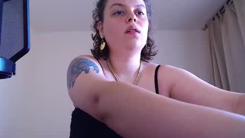 Snapshot of lucywmiller chatting on October 8, 2025, 9:18 am Call me Lucy online show from October 8, 2025, 9:18 am