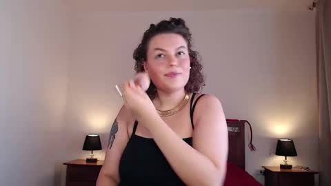 Snapshot of lucywmiller chatting on October 21, 2025, 6:36 am Call me Lucy online show from October 21, 2025, 6:36 am