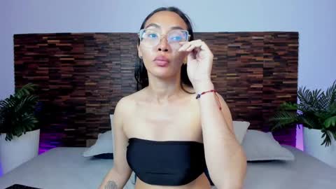 Lucy Liiu online show from May 6, 2026, 11:21 pm