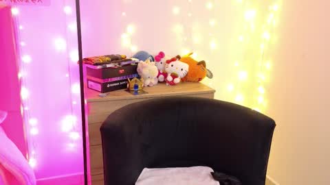 LUCYY FROM HOME  online show from November 11, 2025, 12:10 am