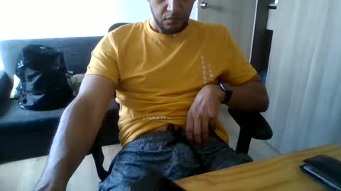 luhizu87871987 online show from June 17, 2026, 7:37 pm