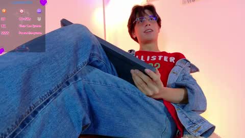 Snapshot of lui_x_dust chatting on March 23, 2026, 2:15 am Lui online show from March 23, 2026, 2:15 am