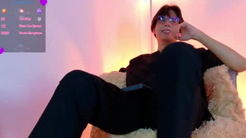 Snapshot of lui_x_dust chatting on March 27, 2026, 3:23 am Lui online show from March 27, 2026, 3:23 am