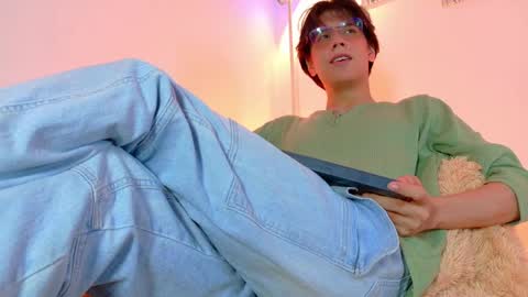 Snapshot of lui_x_dust chatting on April 2, 2026, 3:15 am Lui online show from April 2, 2026, 3:15 am