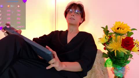 Snapshot of lui_x_dust chatting on April 3, 2026, 3:26 am Lui online show from April 3, 2026, 3:26 am