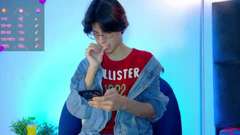 Snapshot of lui_x_dust chatting on April 21, 2026, 3:35 am Lui online show from April 21, 2026, 3:35 am