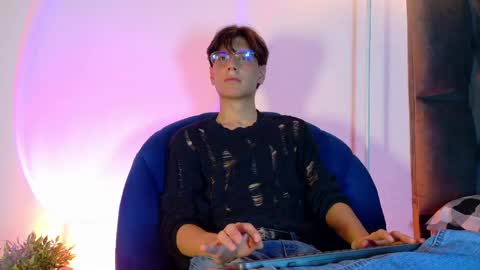 Snapshot of lui_x_dust chatting on April 28, 2026, 3:22 am Lui online show from April 28, 2026, 3:22 am
