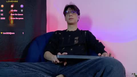 Snapshot of lui_x_dust chatting on May 14, 2026, 3:02 am Lui online show from May 14, 2026, 3:02 am