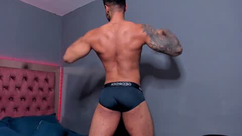 Snapshot of luigi1_ chatting on January 25, 2025, 5:07 am Luigi Vitale online show from January 25, 2025, 5:07 am
