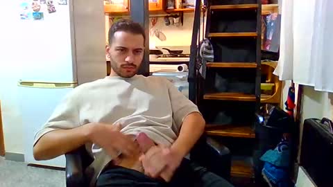 Snapshot of luigi281996 chatting on December 21, 2024, 2:58 pm luigi281996 online show from December 21, 2024, 2:58 pm