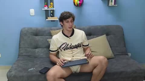 Snapshot of luigisb chatting on December 4, 2024, 10:19 pm Luigi online show from December 4, 2024, 10:19 pm