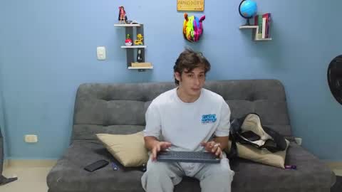 Snapshot of luigisb chatting on December 9, 2024, 8:54 pm Luigi online show from December 9, 2024, 8:54 pm