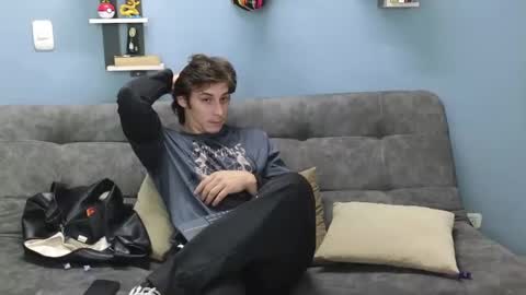 Snapshot of luigisb chatting on December 10, 2024, 10:05 pm Luigi online show from December 10, 2024, 10:05 pm