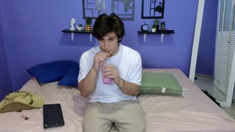 Snapshot of luigisb chatting on January 4, 2025, 9:31 pm Luigi online show from January 4, 2025, 9:31 pm