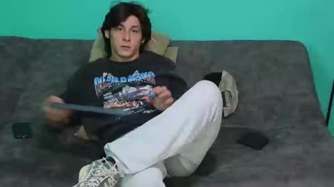 Snapshot of luigisb chatting on February 4, 2025, 8:59 pm Luigi online show from February 4, 2025, 8:59 pm