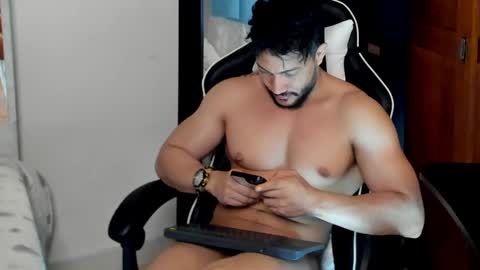 luis_baptista online show from December 16, 2024, 2:36 am