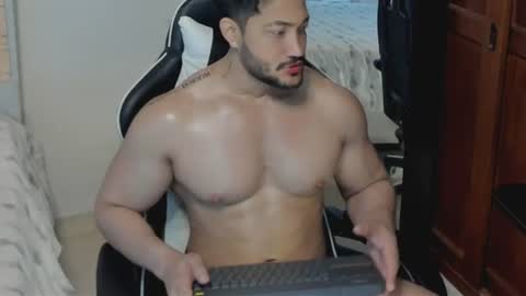 luis_baptista online show from June 14, 2026, 6:43 pm