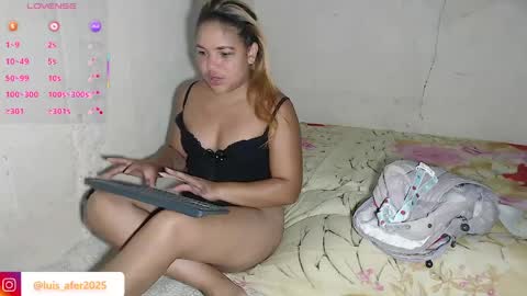 Snapshot of luisa2025_ chatting on April 14, 2026, 2:17 am Hot Latina online show from April 14, 2026, 2:17 am