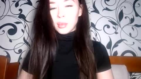 luisa lovedom online show from June 7, 2026, 5:06 pm