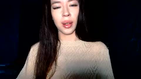 luisa lovedom online show from June 12, 2026, 7:51 am