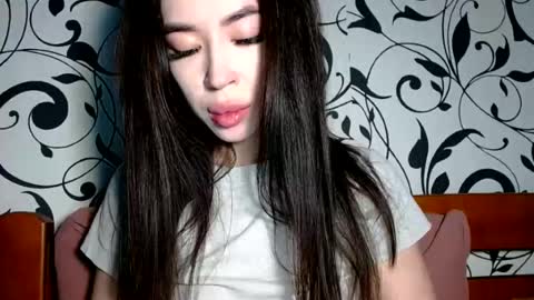 luisa lovedom online show from June 17, 2026, 7:22 am