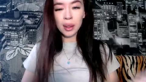 luisa lovedom online show from June 22, 2026, 7:05 am