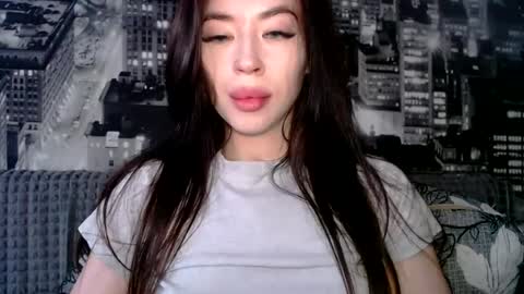 luisa lovedom online show from July 3, 2026, 6:31 am