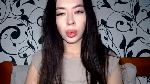 luisa lovedom online show from July 13, 2026, 7:00 am