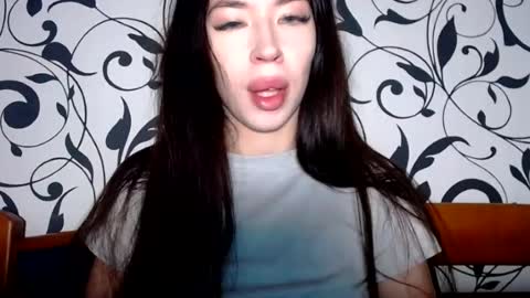 luisa lovedom online show from July 22, 2026, 7:44 am