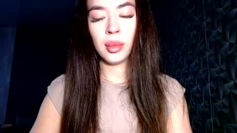 luisa lovedom online show from July 31, 2026, 8:25 am