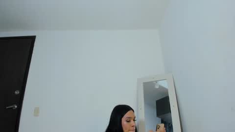 Snapshot of luisa_summer2 chatting on December 28, 2024, 3:04 am Luisa Fernanda online show from December 28, 2024, 3:04 am