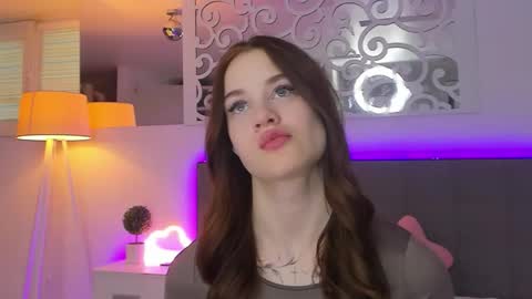 LuisaClover online show from March 3, 2026, 1:50 pm