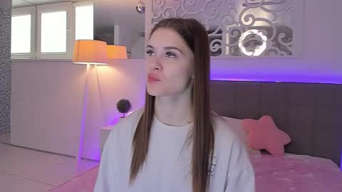 LuisaClover online show from April 30, 2026, 12:22 pm