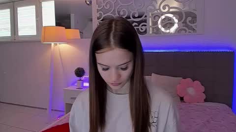 LuisaClover online show from May 3, 2026, 12:33 pm