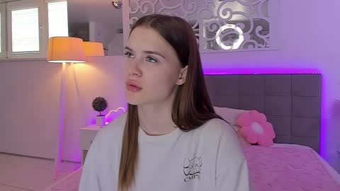 LuisaClover online show from June 6, 2026, 12:21 pm