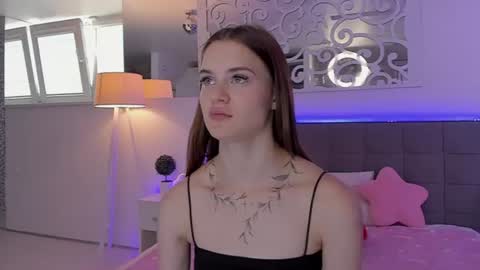 LuisaClover online show from June 20, 2026, 12:19 pm