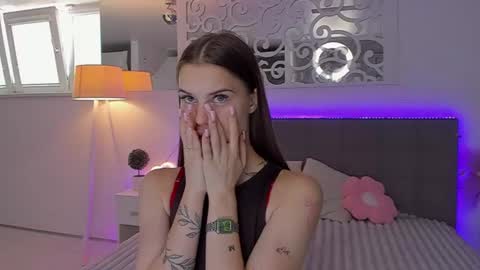 Snapshot of luisaclover chatting on July 6, 2026, 12:24 pm LuisaClover online show from July 6, 2026, 12:24 pm