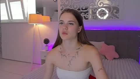 Snapshot of luisaclover chatting on July 13, 2026, 12:19 pm LuisaClover online show from July 13, 2026, 12:19 pm