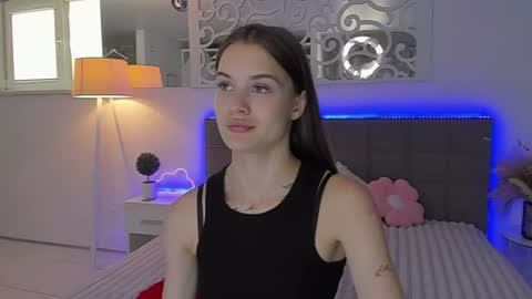 Snapshot of luisaclover chatting on July 25, 2026, 12:47 pm LuisaClover online show from July 25, 2026, 12:47 pm