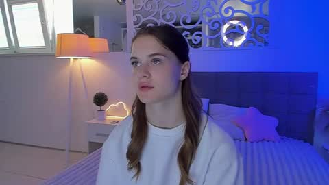 Snapshot of luisaclover chatting on August 9, 2026, 12:21 pm LuisaClover online show from August 9, 2026, 12:21 pm