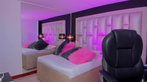 Luisa  online show from December 16, 2025, 9:36 am