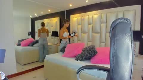 Luisa  online show from June 15, 2026, 4:53 pm