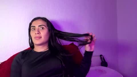 Luisa Monsters online show from November 19, 2025, 9:37 pm