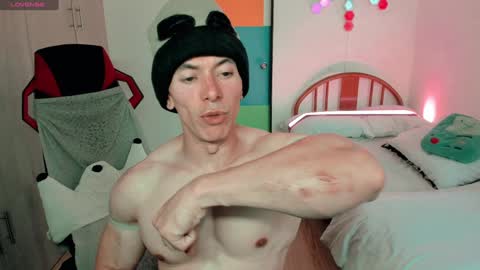 Snapshot of luisfernikesportboy chatting on February 6, 2025, 7:51 pm Luis Fer PVT IS OPEN online show from February 6, 2025, 7:51 pm