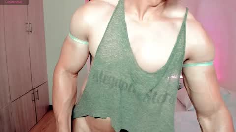 Snapshot of luisfernikesportboy chatting on February 19, 2025, 9:36 pm Luis Fer PVT IS OPEN online show from February 19, 2025, 9:36 pm